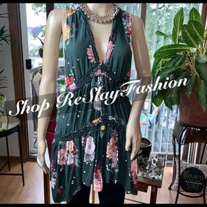 🌻Free People Women’s Green Tunic Top Sz  (S)